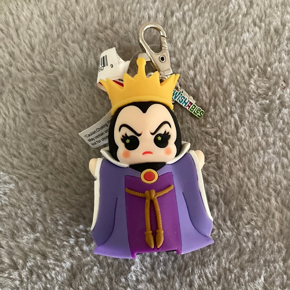 Disney evil queen wishable keychain nwt